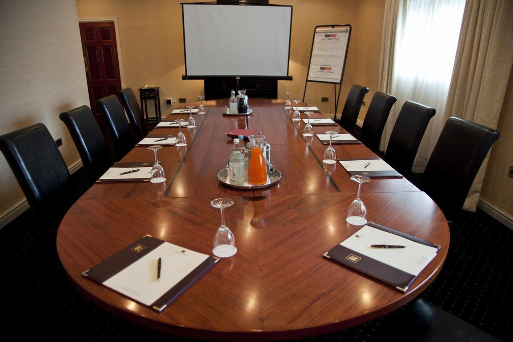 Rowton Hall Hotel And Spa Chester Extérieur photo